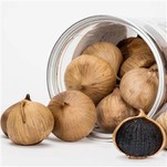 Fermentuotas ekologiškas juodasis česnakas sveikas maistas